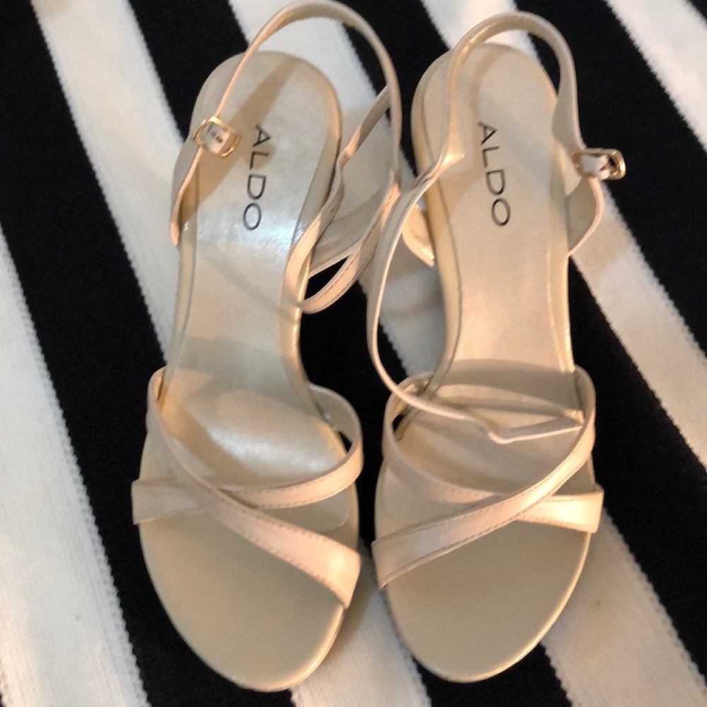 Light cream Aldo wedges. size 7